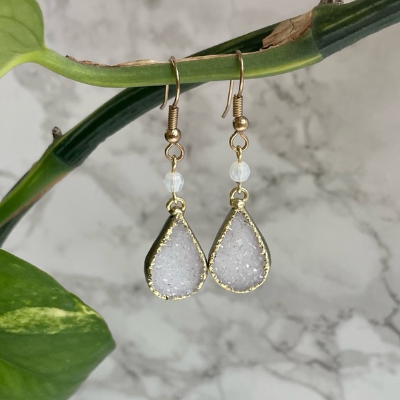 White Crystal Druzy Gemstone Teardrop Gold Dangly Earrings - Picture 3 of 5